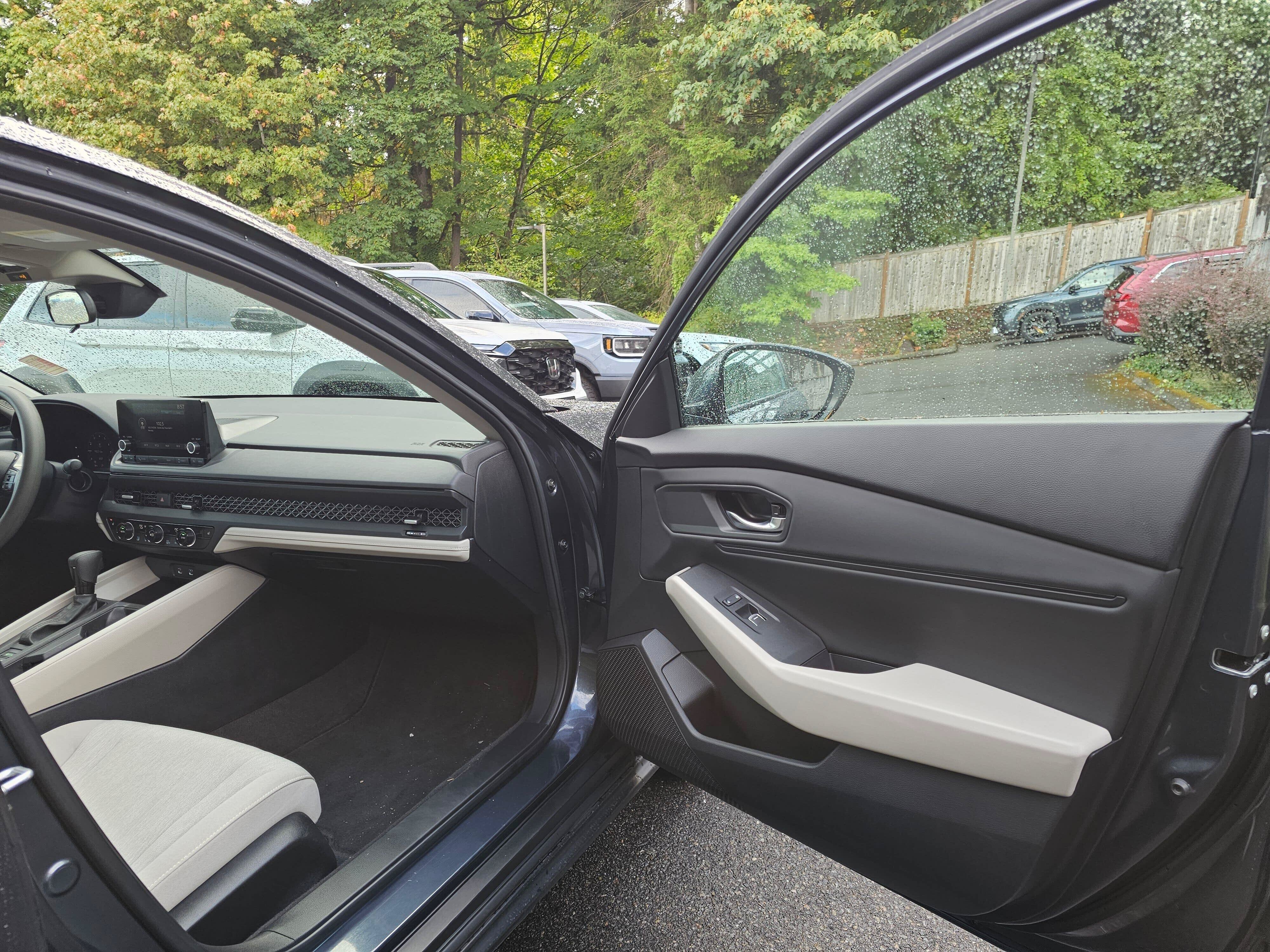 Used 2023 Honda Accord EX image 11