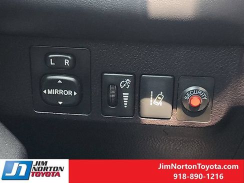 Used 2018 Toyota RAV4 XLE w/ Plus Extra Value Package FWD image 23