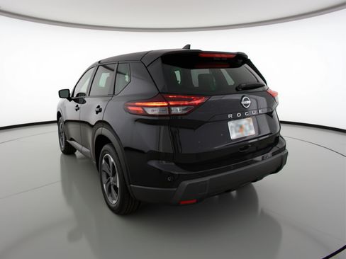 Used 2025 Nissan Rogue SV image 6