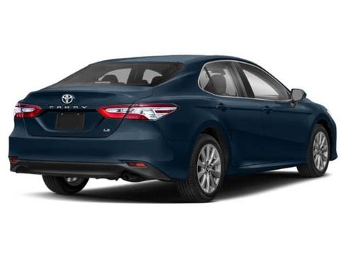 Used 2018 Toyota Camry LE FWD image 2