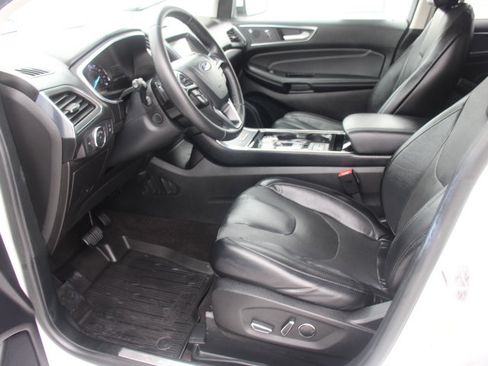 Used 2019 Ford Edge Titanium w/ Equipment Group 301A AWD/4WD image 11