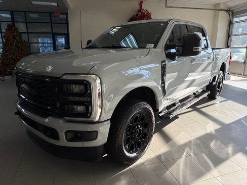 Used 2025 Ford F250 Lariat w/ Lariat Ultimate Package image 4