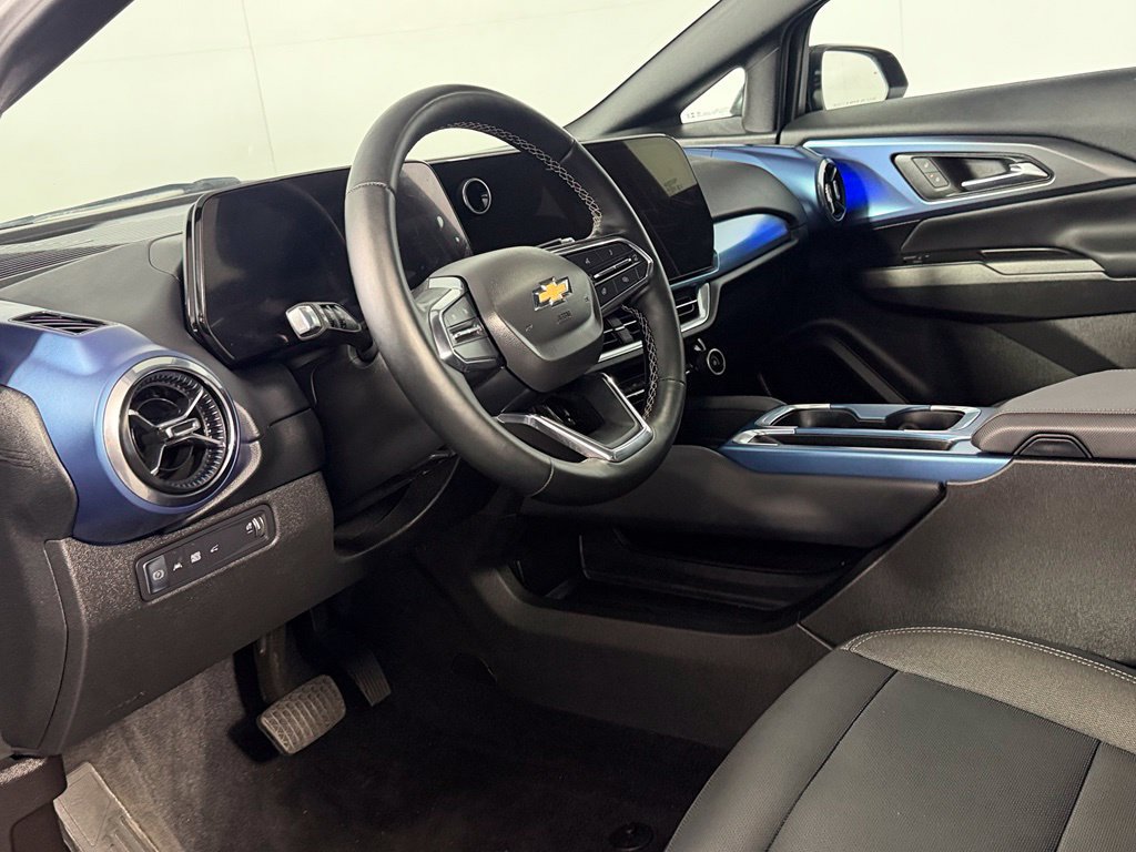 Used 2024 Chevrolet Equinox EV LT FWD image 12