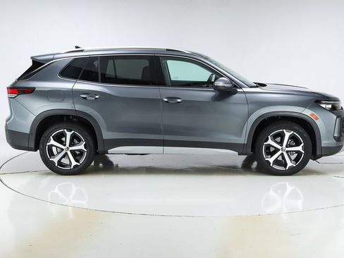 New 2025 Volkswagen Tiguan SE image 10