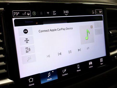 Used 2025 Chrysler Pacifica Select FWD image 3