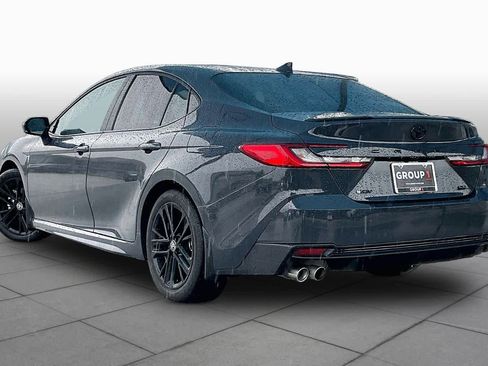 Used 2025 Toyota Camry SE image 12