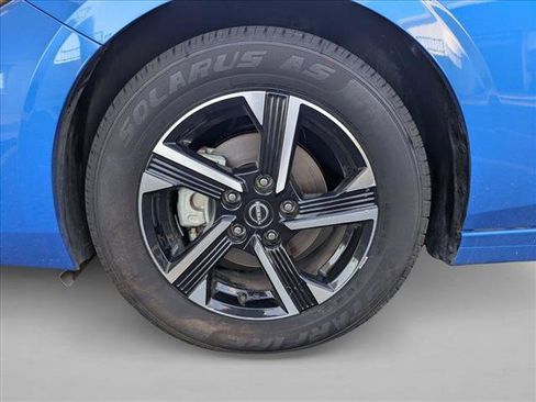 Used 2025 Nissan Sentra SV FWD image 17
