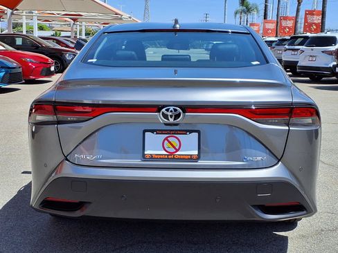 Used 2026 Toyota Mirai RWD image 5
