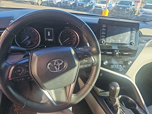 Used 2023 Toyota Camry SE image 11