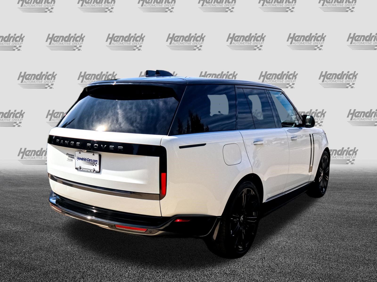 Used 2025 Land Rover Range Rover SE AWD/4WD image 10