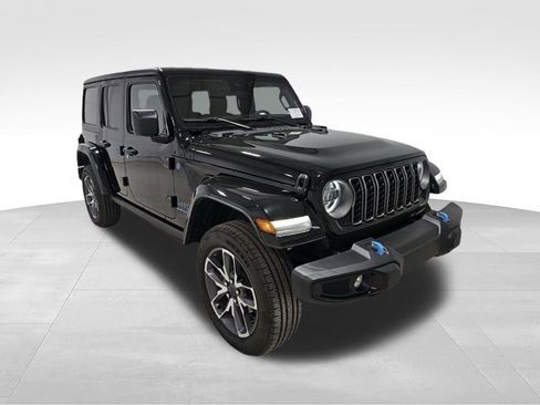 Used 2024 Jeep Wrangler Unlimited w/ Convenience Group AWD/4WD image 13