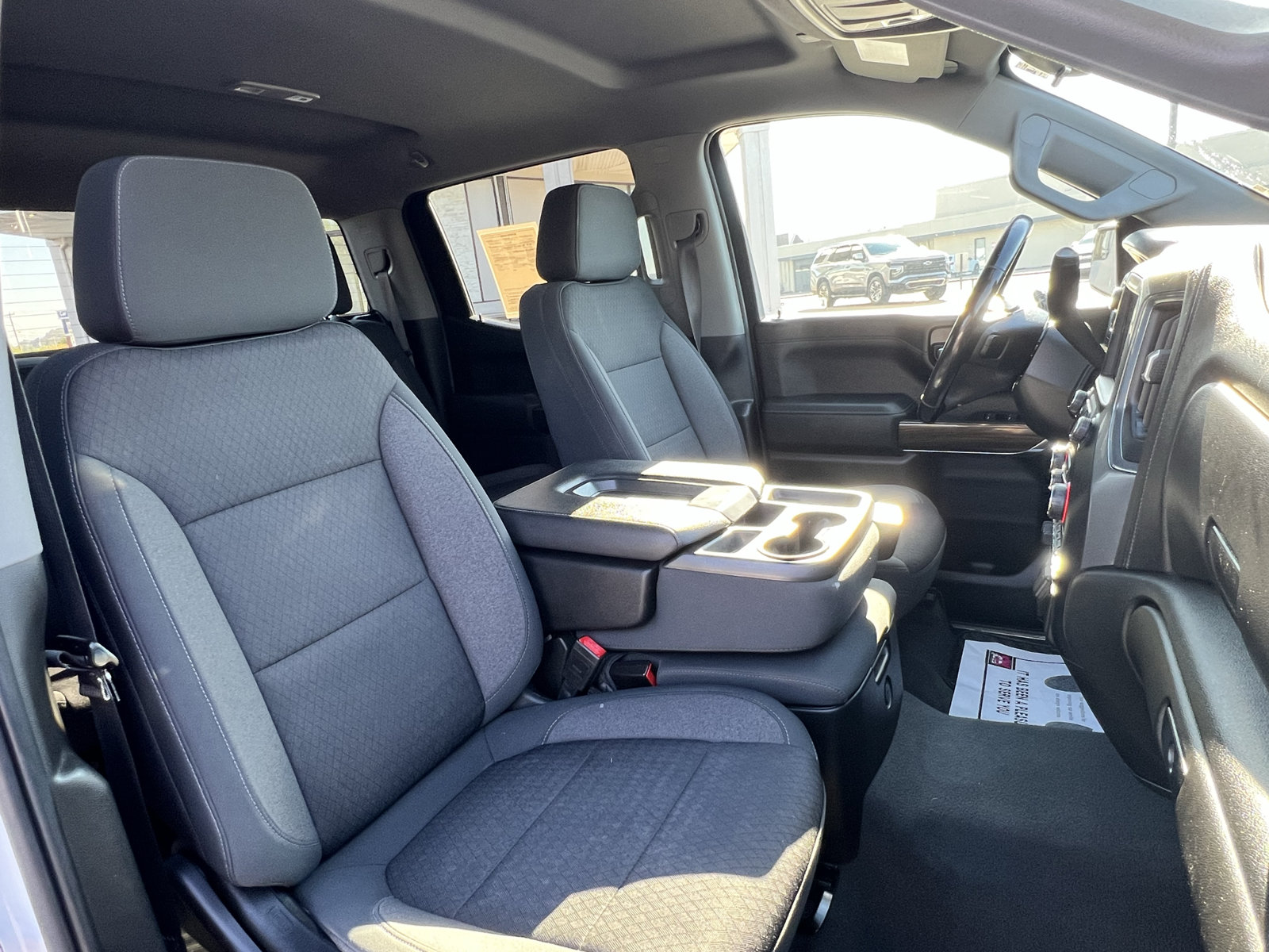 Used 2021 Chevrolet Silverado 1500 LT RWD image 17