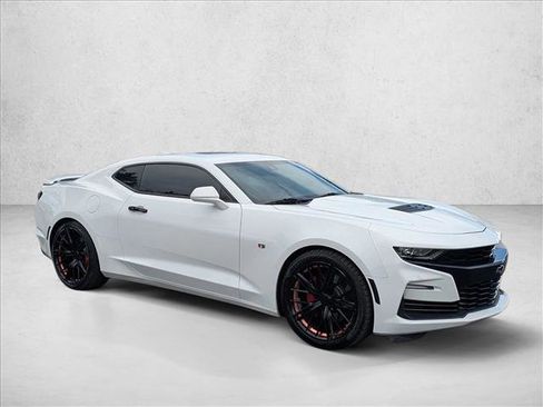 Used 2019 Chevrolet Camaro SS RWD image 3