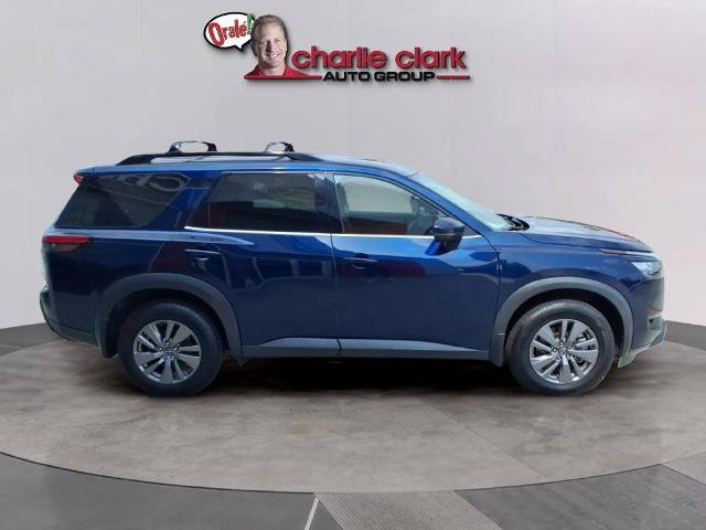 Certified 2024 Nissan Pathfinder SV FWD image 5