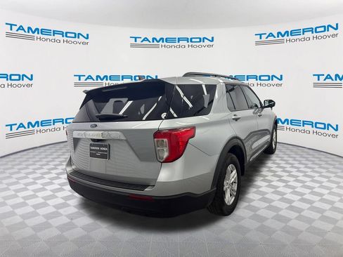 Used 2024 Ford Explorer XLT RWD image 5
