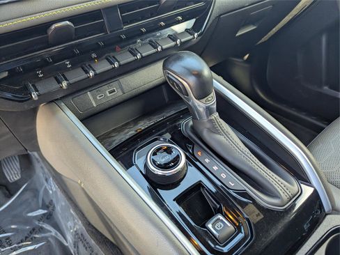 Used 2023 Chevrolet Colorado ZR2 w/ ZR2 Convenience Package III image 18