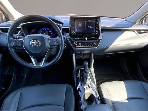 Used 2022 Toyota Corolla Cross XLE w/ Convenience Package FWD image 16