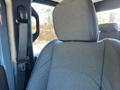 New 2026 Jeep Gladiator Sport AWD/4WD image 17