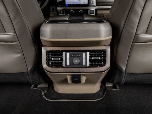 Used 2026 Ford F450 Platinum w/ Platinum Plus Package image 33