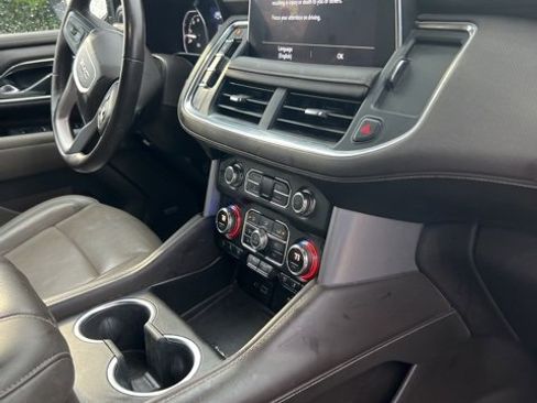 Used 2021 GMC Yukon SLT image 11