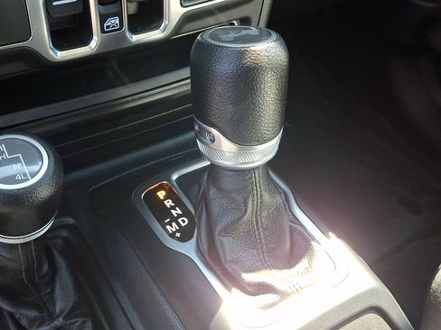 Used 2023 Jeep Wrangler Unlimited Sport AWD/4WD image 22
