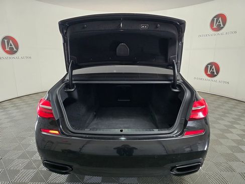 Used 2016 BMW 750i xDrive image 9