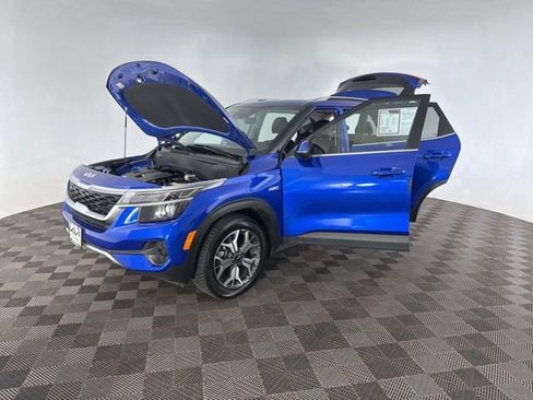 Certified 2022 Kia Seltos EX AWD/4WD image 17