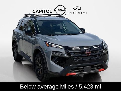 Used 2025 Nissan Rogue SV image 4