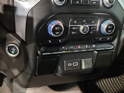 Used 2019 GMC Sierra 1500 SLE w/ SLE Value Package image 30