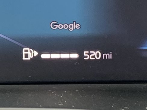 Used 2025 Volvo XC40 B5 Plus image 22