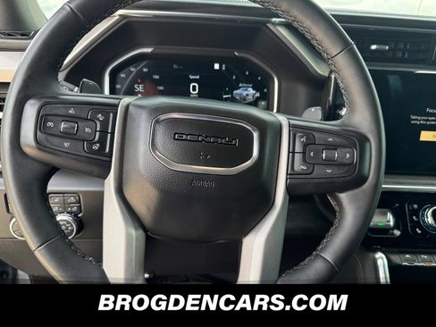Used 2023 GMC Sierra 1500 Denali w/ Denali Reserve Package AWD/4WD image 7