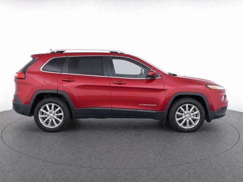 Used 2015 Jeep Cherokee Limited w/ Luxury Group AWD/4WD image 8