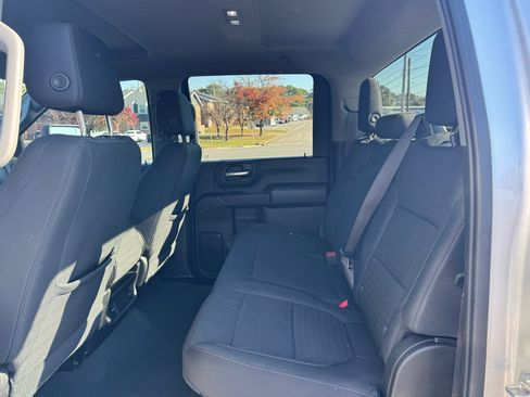 Used 2023 Chevrolet Silverado 2500 Custom w/ Custom Value Package image 16