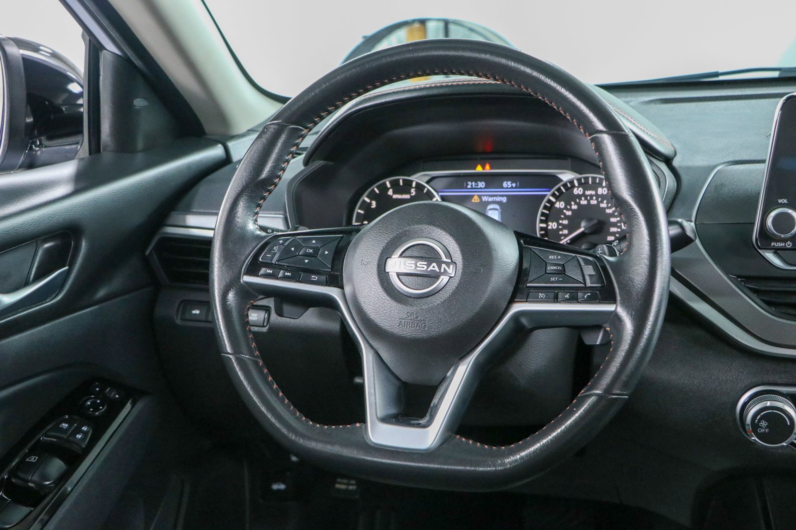 Used 2024 Nissan Altima 2.5 SR FWD image 12