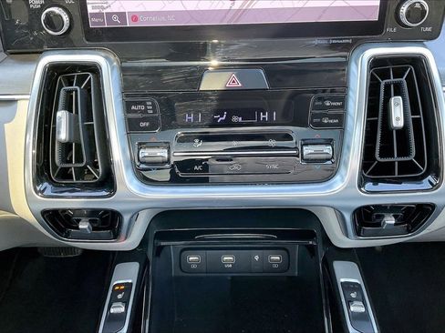 Used 2021 Kia Sorento SX image 20