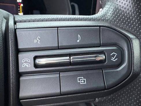 Used 2023 Chevrolet Colorado Trail Boss AWD/4WD image 8