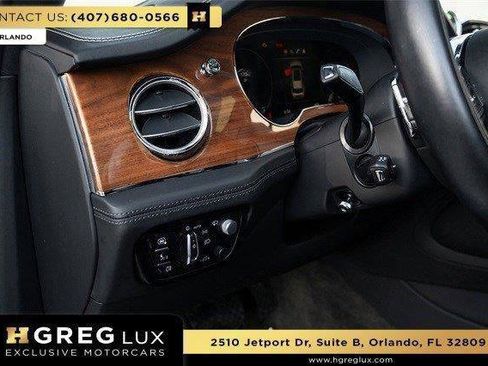Used 2022 Bentley Bentayga AWD/4WD image 36