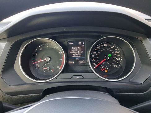 Used 2020 Volkswagen Tiguan S image 15