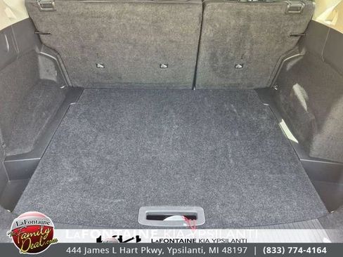 Used 2025 Nissan Rogue SV FWD image 28
