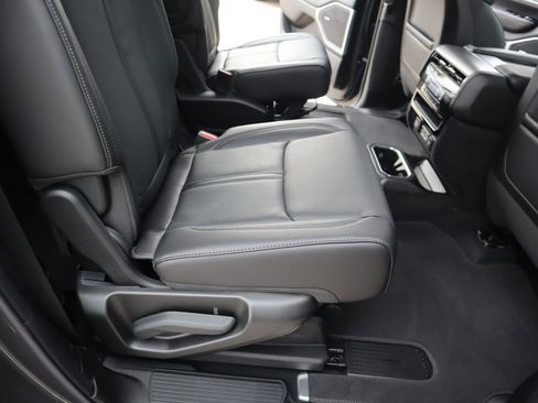 New 2026 Jeep Grand Wagoneer 4WD image 16