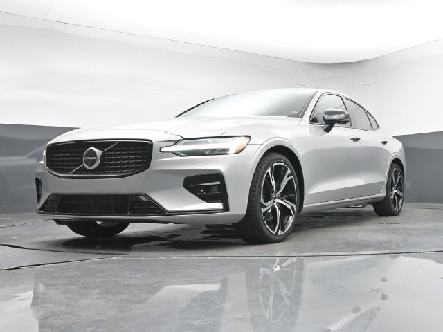 Used 2024 Volvo S60 B5 Plus AWD/4WD image 35