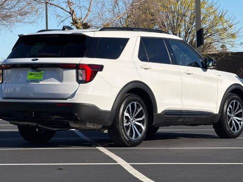 Used 2025 Ford Explorer ST-Line RWD image 11