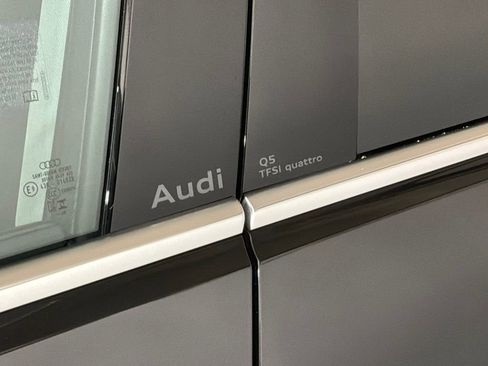 Certified 2025 Audi Q5 Premium Plus w/ Premium Plus AWD/4WD image 28