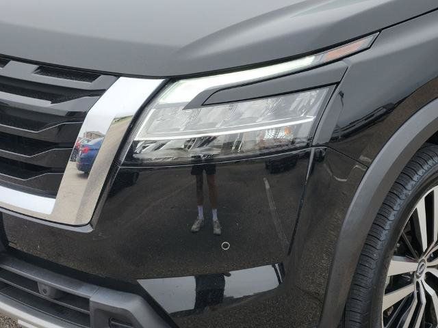 Certified 2024 Nissan Pathfinder Platinum w/ Cargo Package FWD image 5