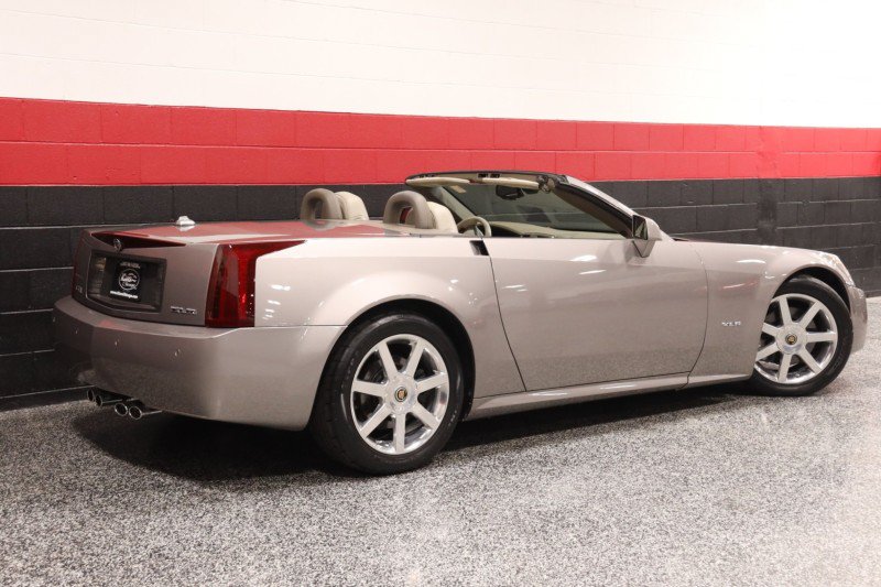 Used 2005 Cadillac XLR RWD image 8