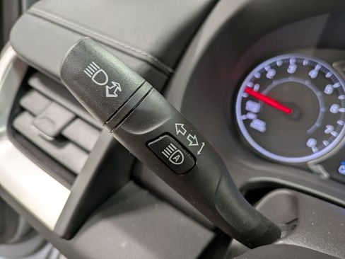 Used 2024 GMC Terrain SLE w/ Driver Convenience Package AWD/4WD image 19