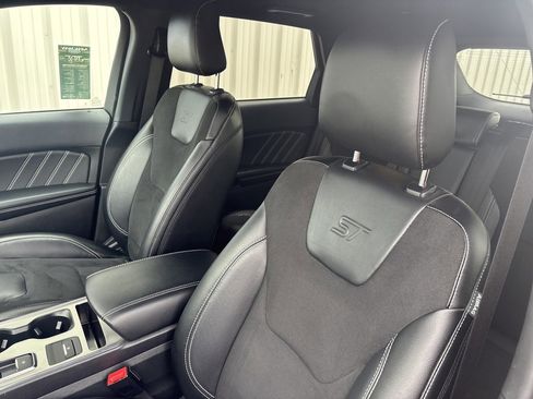 Used 2024 Ford Edge ST image 23