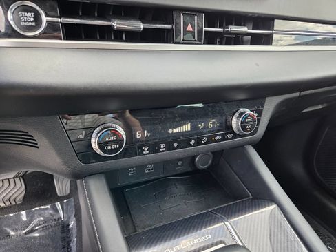 Used 2022 Mitsubishi Outlander SE AWD/4WD image 25