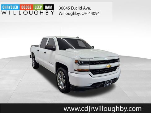 Used 2018 Chevrolet Silverado 1500 Custom w/ Custom Value Package AWD/4WD image 3