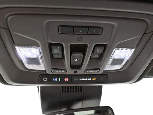 Used 2023 GMC Sierra 1500 SLT w/ SLT Convenience Package AWD/4WD image 28